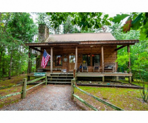 Sweet Dreams with Romantic, Hot Tub and Pool Table Pigeon Forge